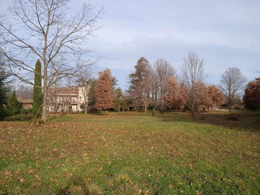 Maison Calme Avec Piscine Entouree De Son Parc Quintenas Buitenkant foto