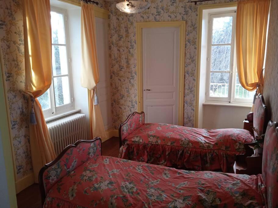 Maison Calme Avec Piscine Entouree De Son Parc Quintenas Buitenkant foto